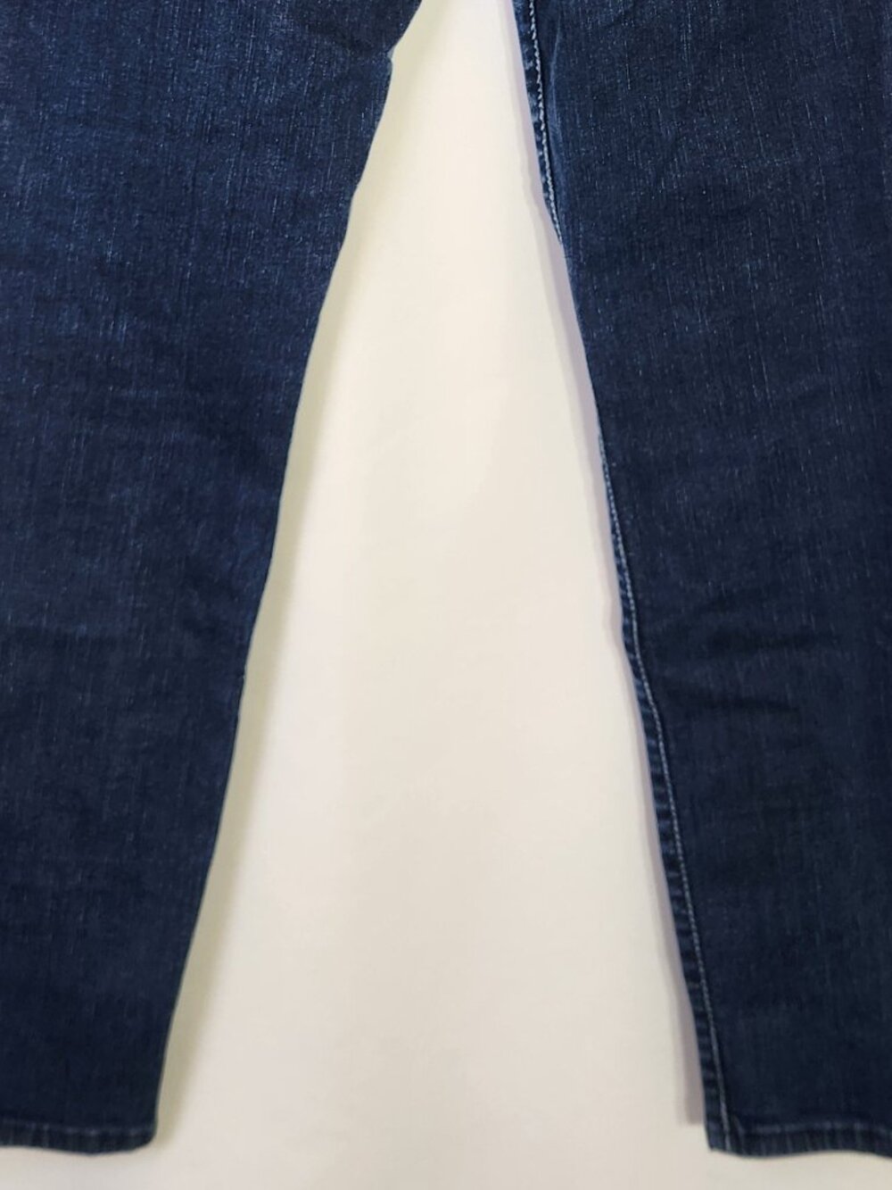 Signature by Levi Strauss Totally Shaping Skinny Jeans Size 6M W28 L30 Blue - Picture 9 of 15